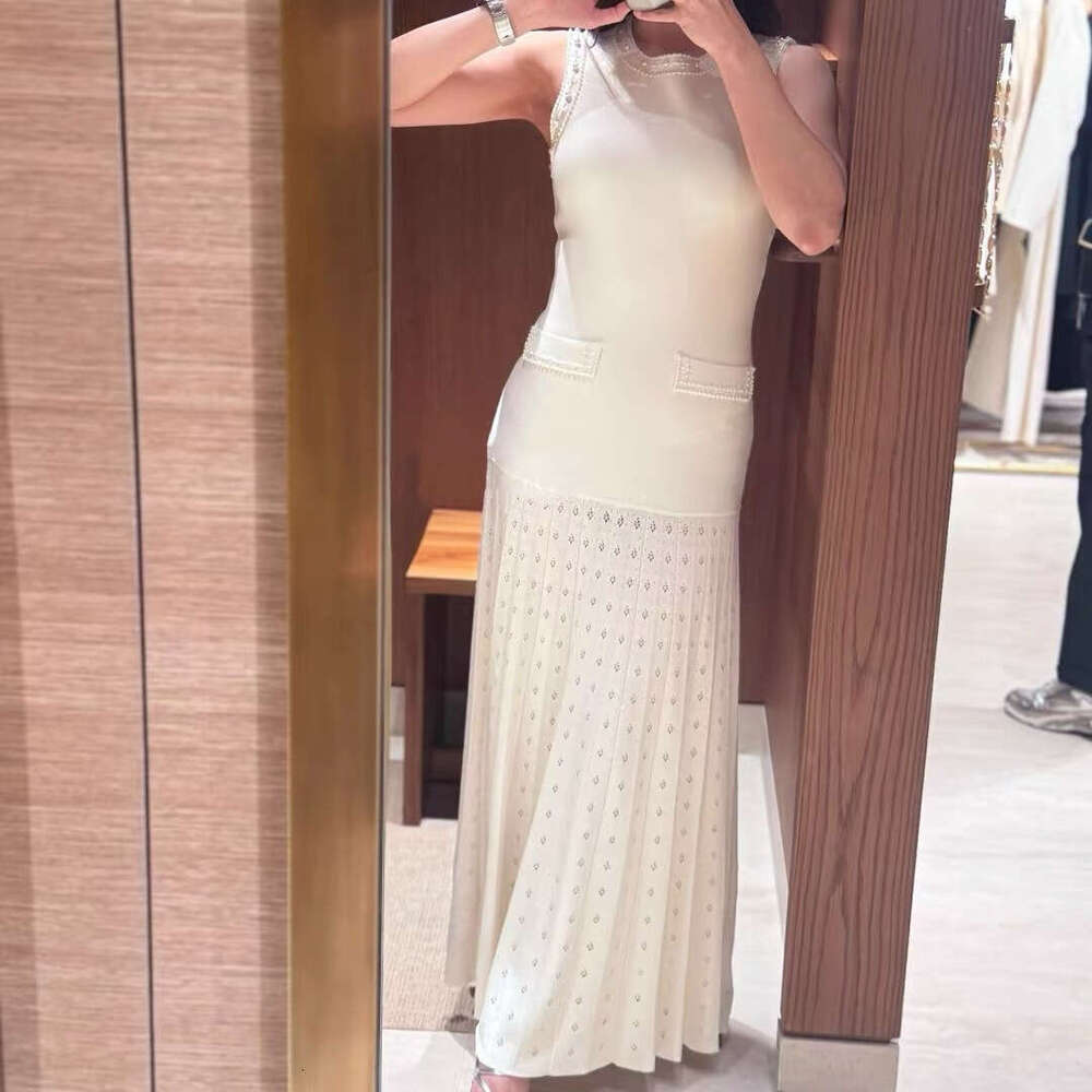 2026 Spring New French style Small Fragrant White Pearl Edge Jacket with Wrinkled Long Knitted Dress for Women