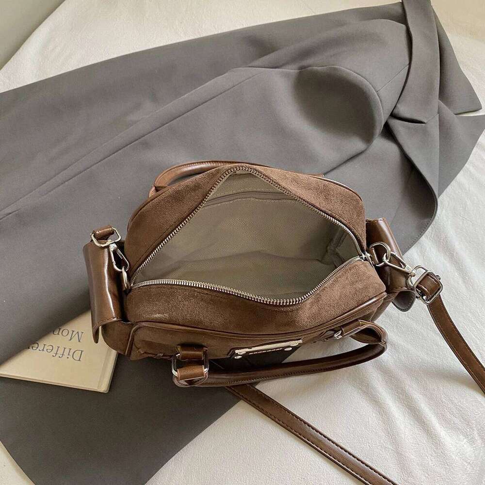 LEFTSIDE Women Small PU Leather Shoulder 2025 Winter Simple Short Handle Crossbody Bag Luxury Designer Handbags and Purses XJ260125