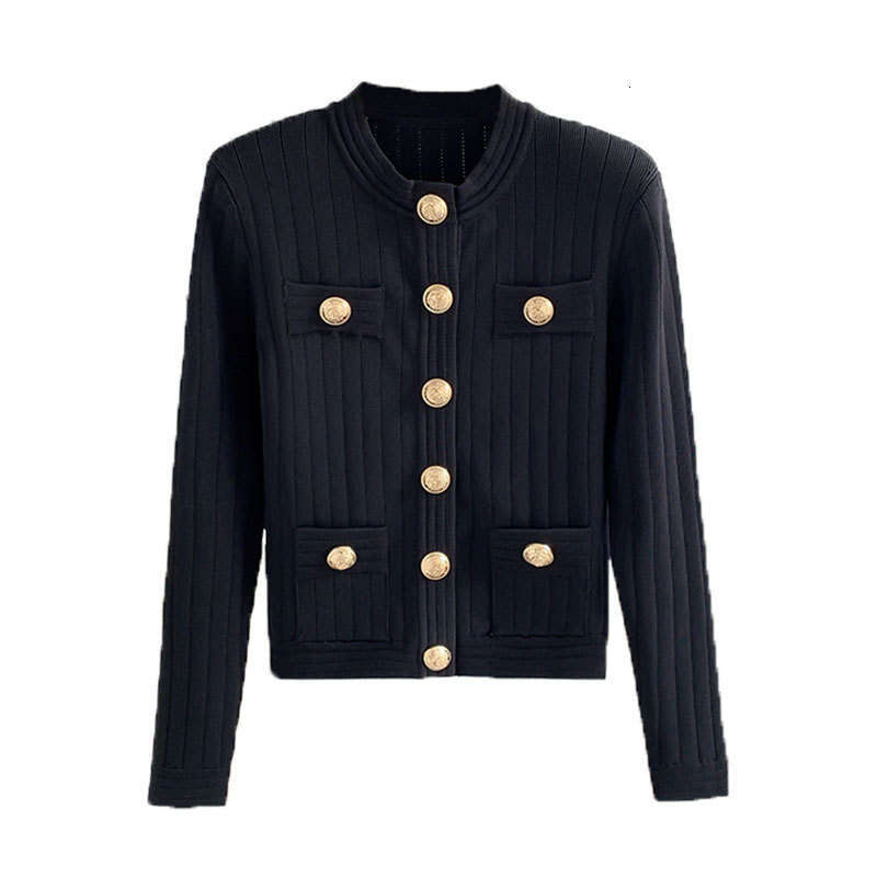 2026 Autumn/Winter New Small Fragrant Metal Buckle Knitted Cardigan Social Style Double Pocket Design Women's Top