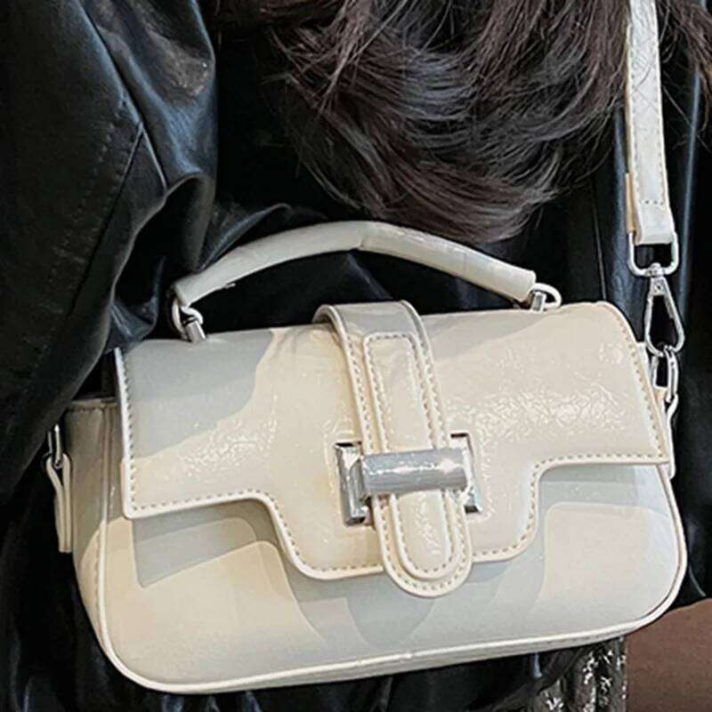 1pc Retro Handbag for Women in Winter Simple Yet Stylish Small Square Single Shoulder Crossbody Bag XJ260125