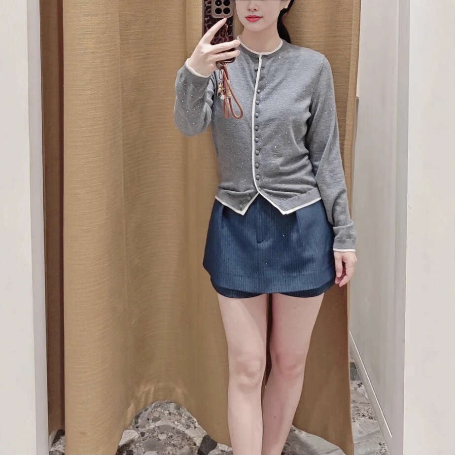 New French elegant and sweet style rhinestone single breasted knitted women's cardigan top for early autumn 2026