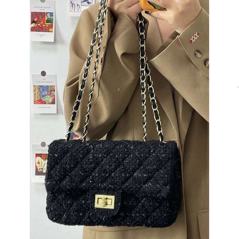 New autumn and winter fashion woolen diamond grid chain bag for women, single shoulder crossbody bag, fashionable handbag XJ260125