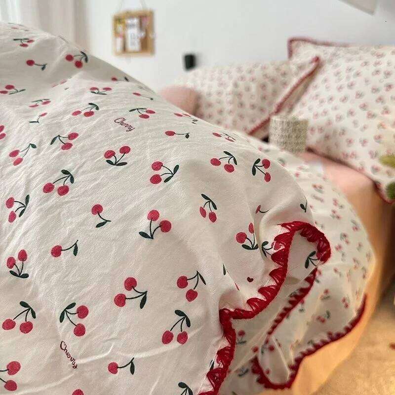 Bedding Girls Cherry Soft Washed Cotton Sheet Queen King Size Duvet Comforter Set Pillowcase Bed Linens Y260124