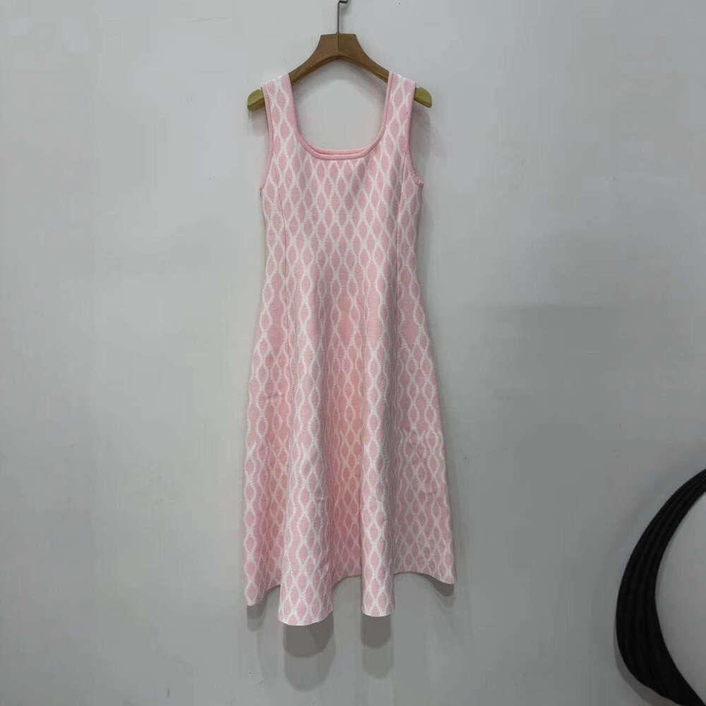 2026 Summer New Designer Water Ripple Women's Knitted Belt Dress
