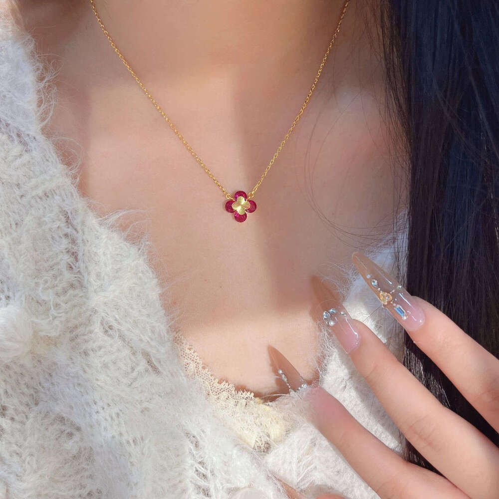 Same Style Zhijiu Red Corundum Aquamarine White Diamond Set Four-Leaf Clover Laser New Model