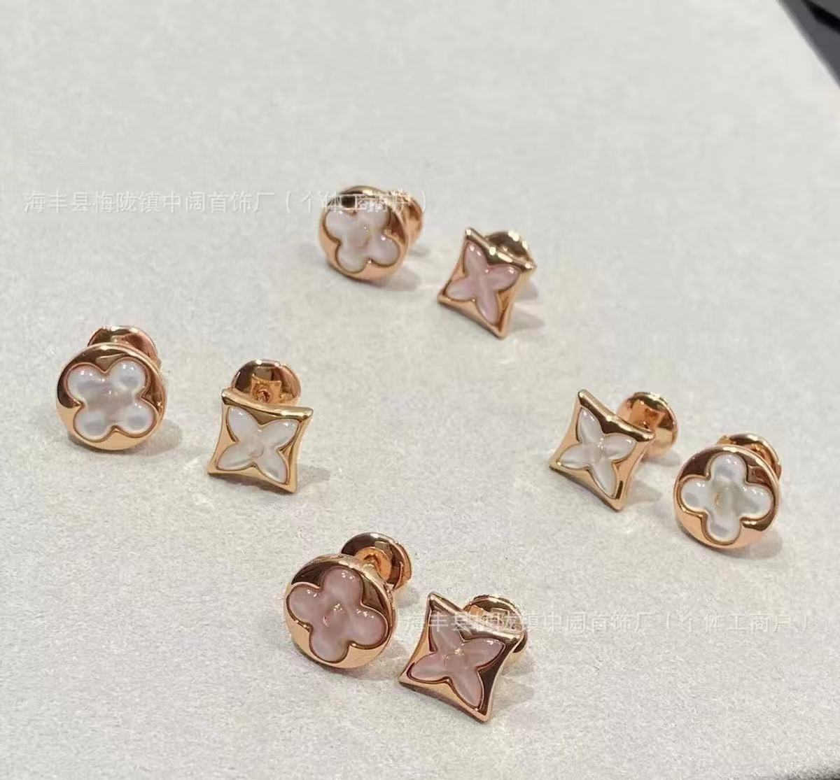 Designer Jewelry Woman Stud Simple Couple Earrings for Fashion Christmas Elegant Designer Women's Stud Earrings - Versatile Accessory Perfect For Couples