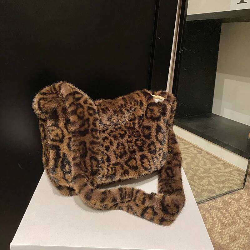 Warm Fluffy Faux Fur Leopard Messenger Bags for Women Vintage Soft Plush Ladies Shoulder Girls Cute Crossbody School Bag XJ260125