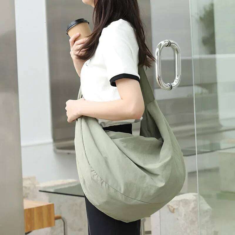 Small Fresh Nylon Crossbody New Fashion Large Capacity Shoulder Japan Style Leisure Hobos Bag Free Shipping Items Women XJ260125