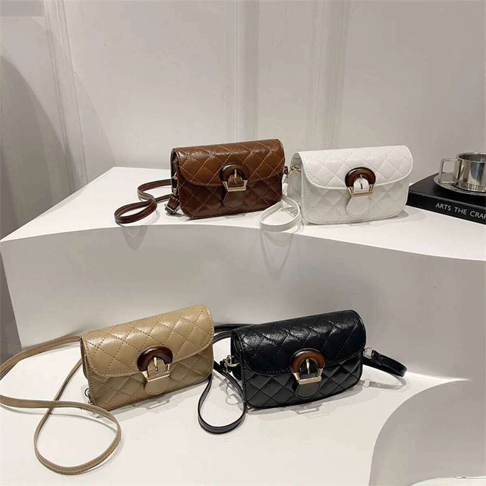 Vintage Shoulder Bag Quilted Diamond Glossy Finish Gold Logo Lightweight Large Capacity PU Magnetic Flap Adjustable Strap XJ260125