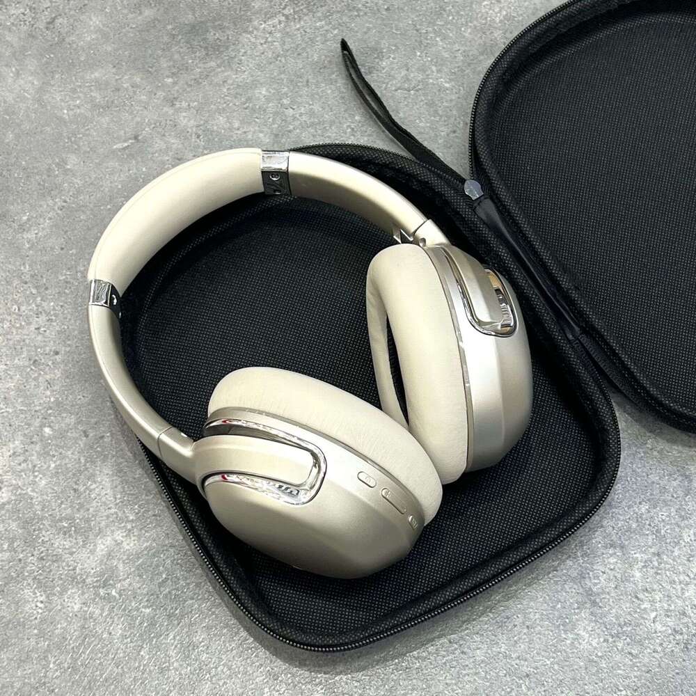 Renowned brand TOURONEM2 Head mounted Wireless Bluetooth Earphones ANC Active Noise Reduction Earphones Long Range Sports Bluetooth Earphones CKS