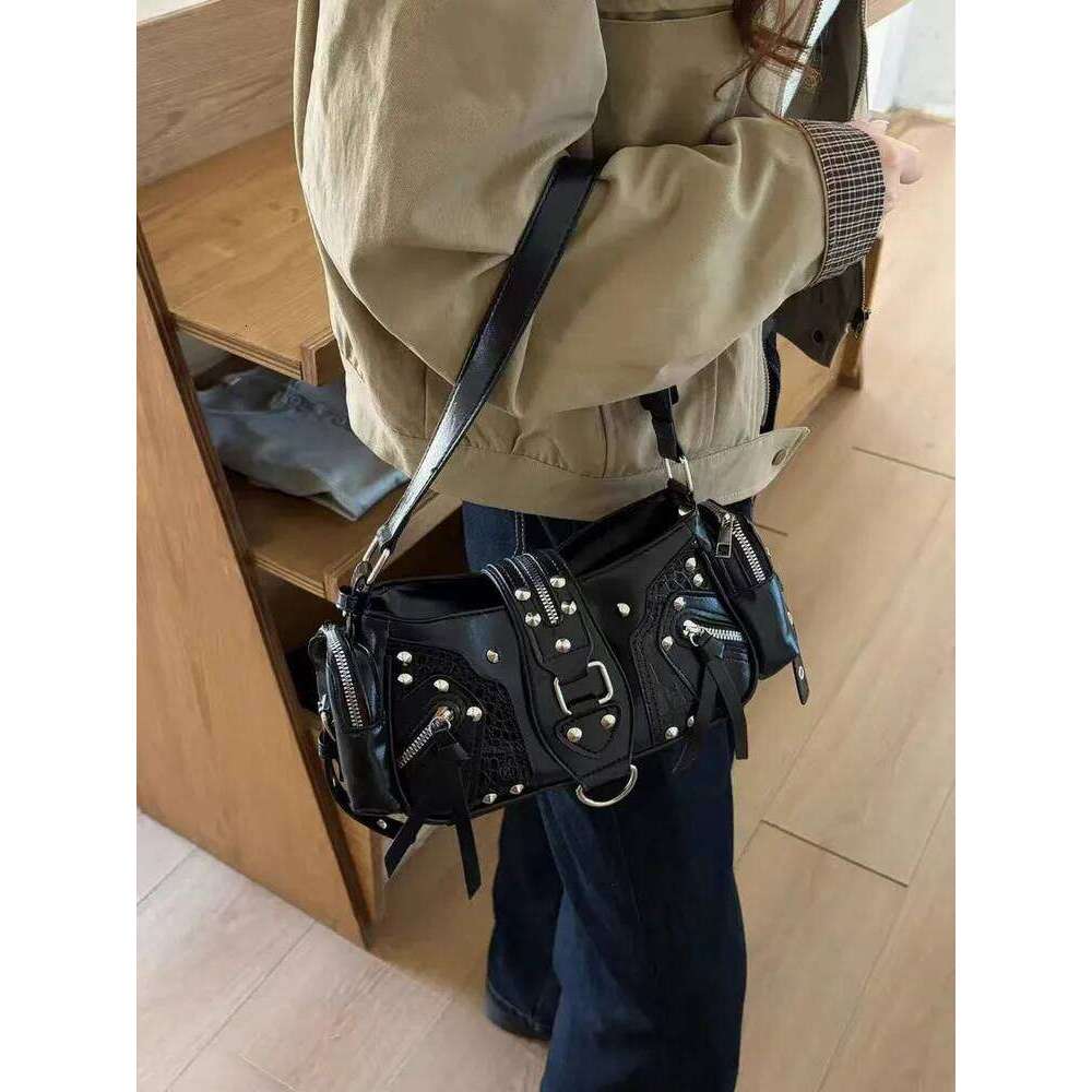 Fashion Willow Nail Locomotive PU Leather Women's Shoulder Bags Sweet Cool Babes Wind Female Handbag Casual Ladies Crossbody Bag XJ260125