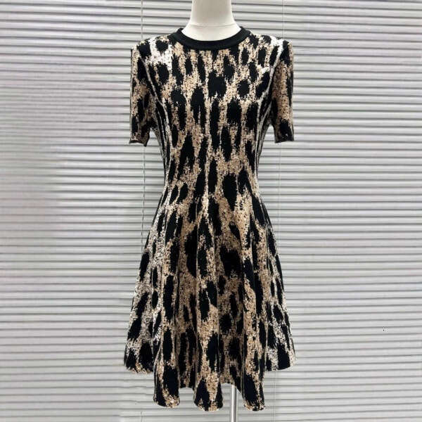 2026 autumn new designer multifunctional leopard print jacquard short sleeved A-line knitted women's dress for children