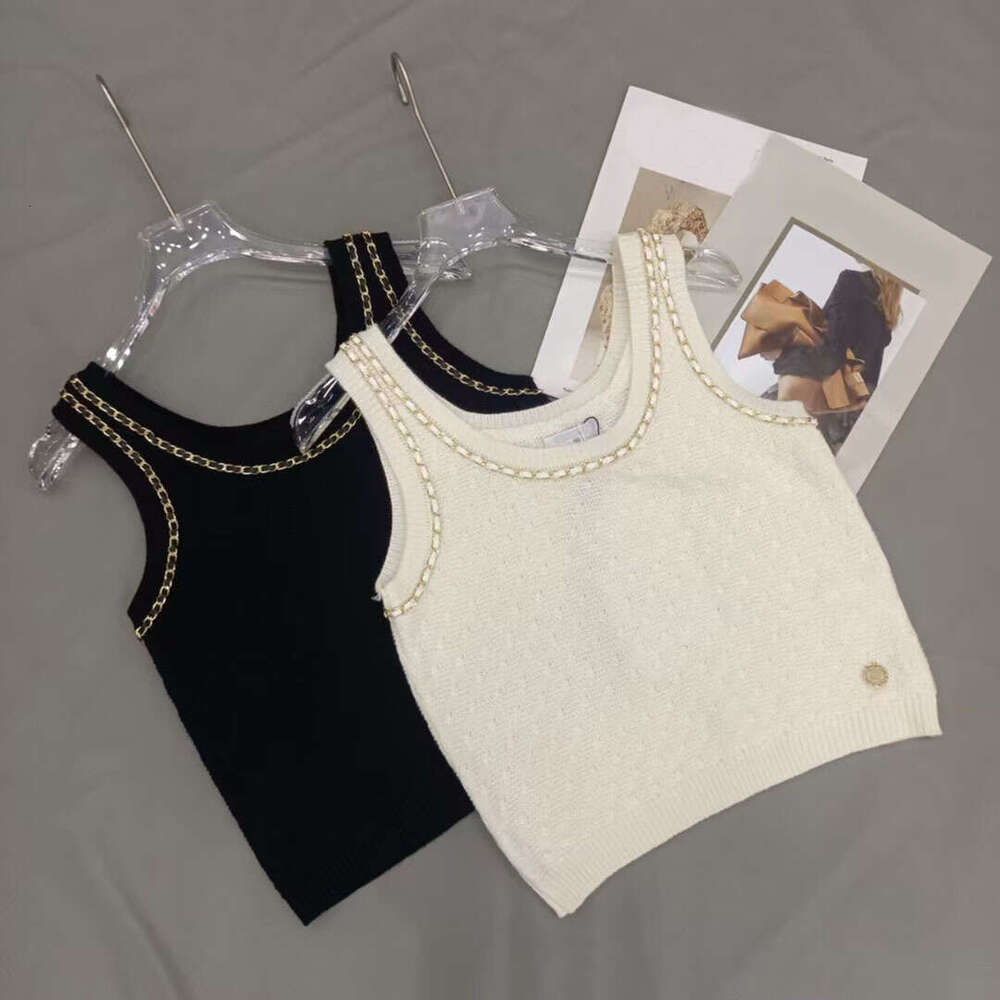 Early autumn new sleeveless knitted vest high-end black and white top celebrity style fashionable women's pullover