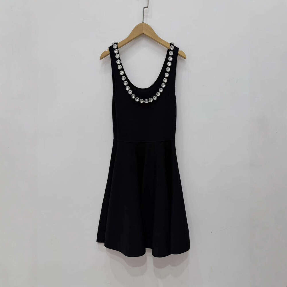 French Elegance 2026 Autumn/Winter Fashion Black Waist with Diamond Decoration U Neck Tank Top Dress