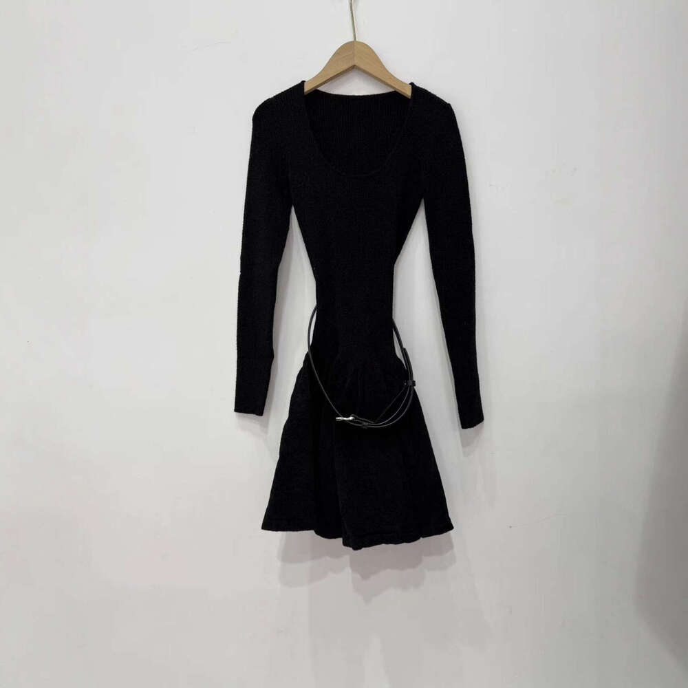 2026 autumn new French niche style elegant slim fit women's knitted patch dress for children