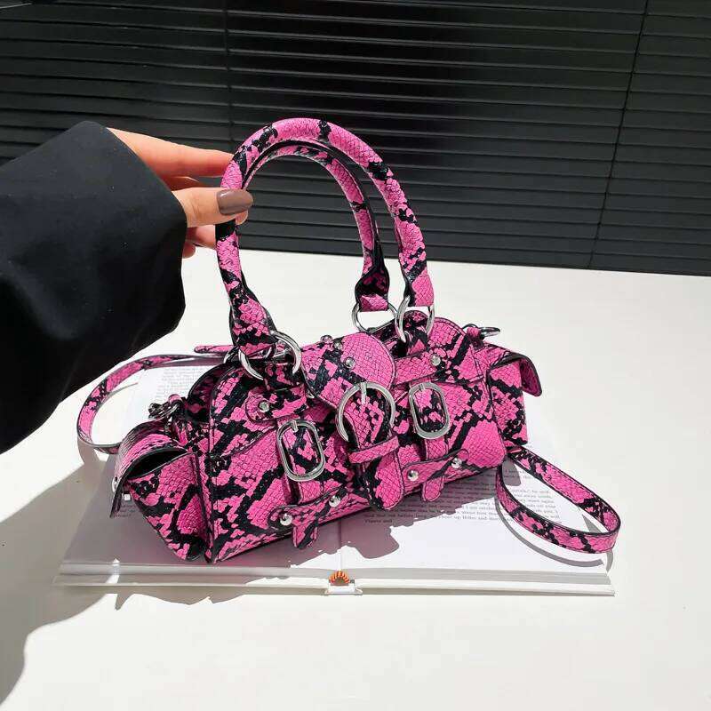 Snake Print Crossbody Versatile PU Single Shoulder Bag for Men Women XJ260125