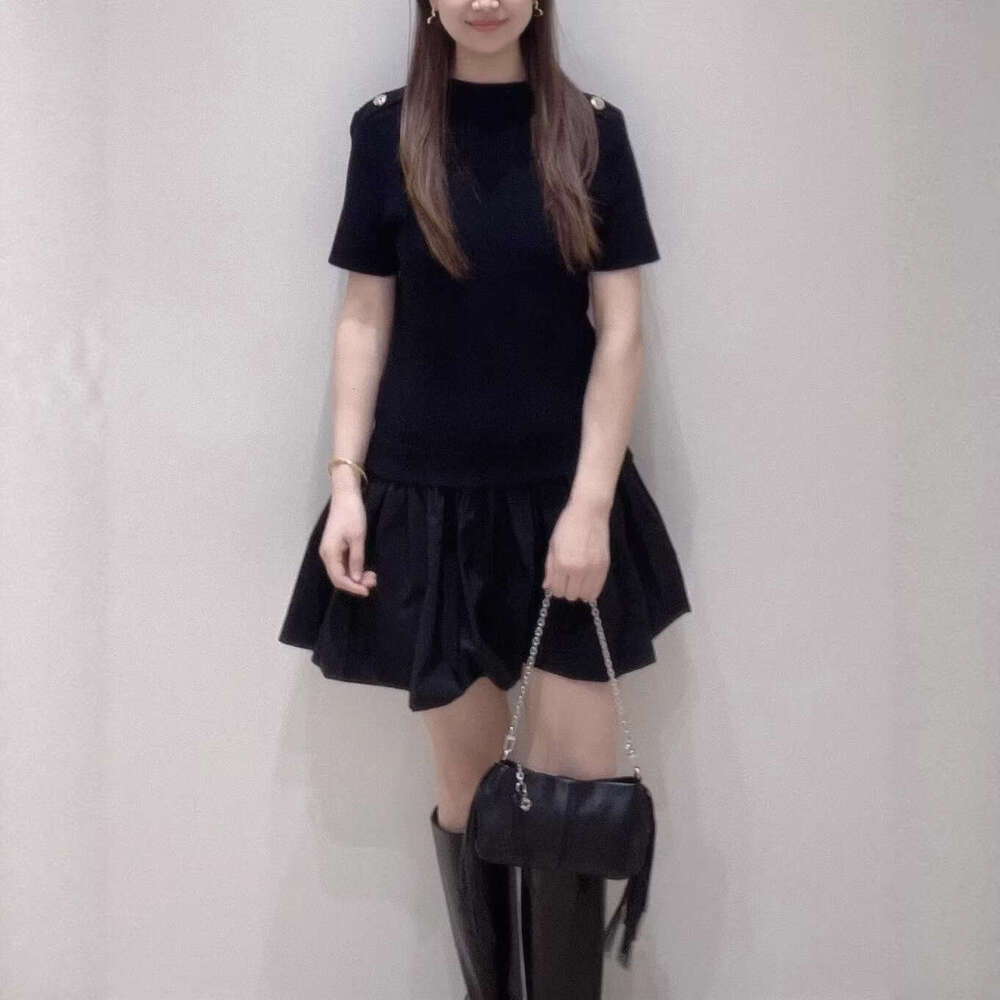 2026 Spring New French Women's Fashion Black Knitted Patched Taft Short sleeved Dress with Bottom