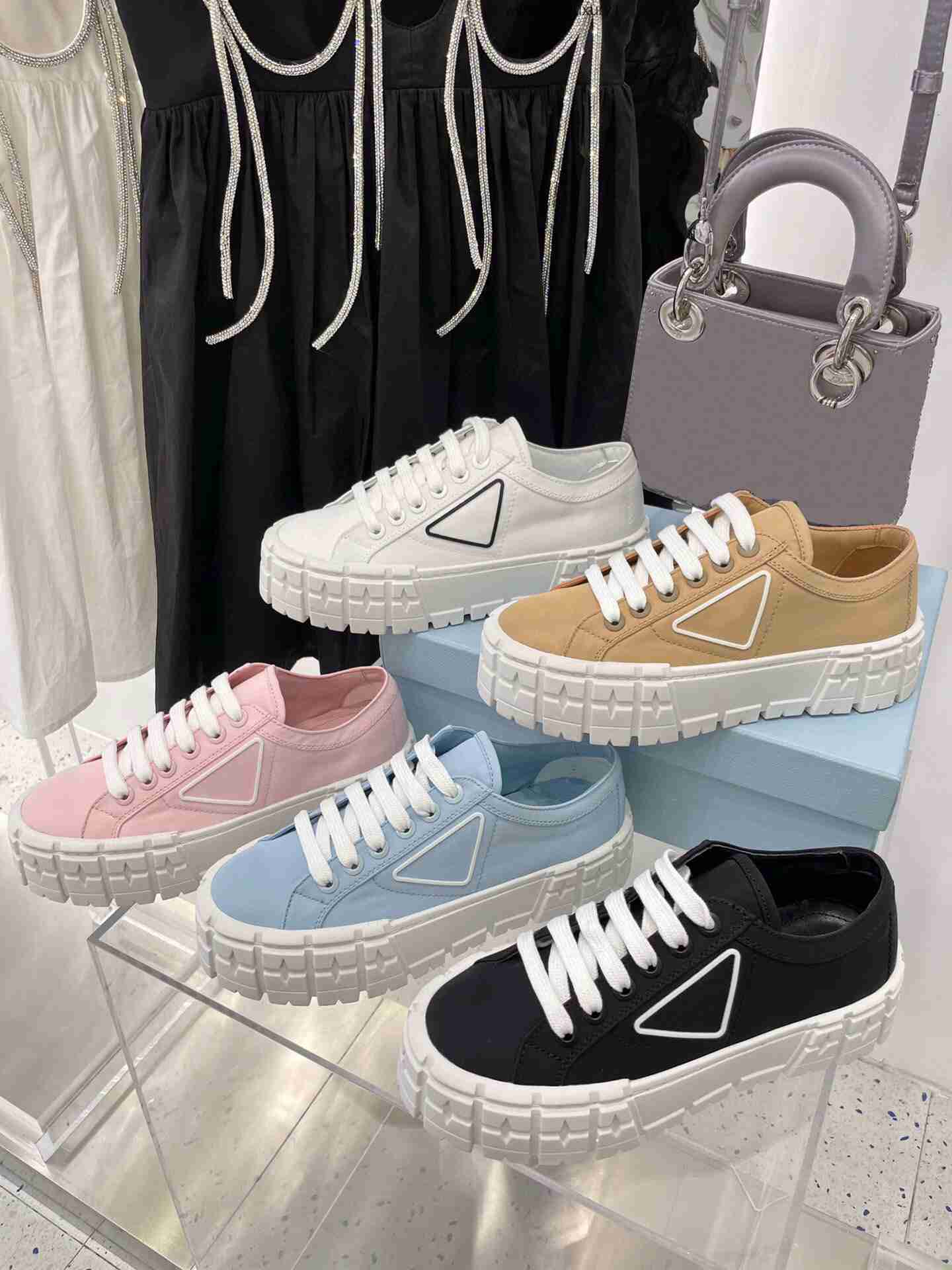 nylon luxurys gabardine ins platform womens shoes triple black white red lady fashion flat leisure canvas designers sneaker pradas pradacup pradas pradaprada O3C0