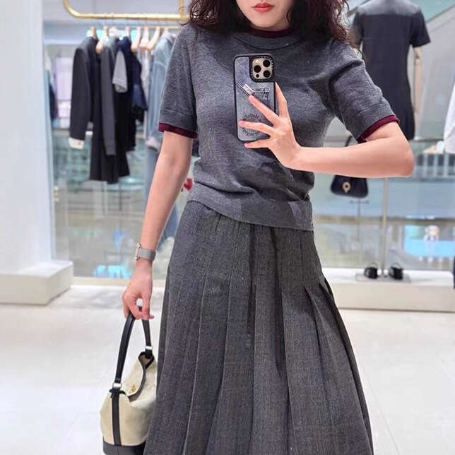 French Elegant 2026 Early Autumn Commuter Set Short Sleeve Slim fit Round Neck Hoodie Knitted Women's Top