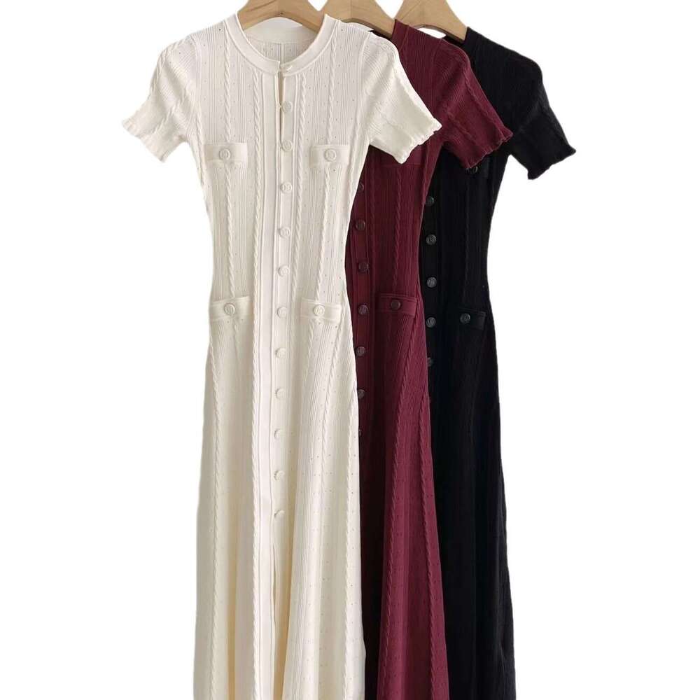 2026 autumn new designer women's French short sleeved pleated long knitted dress