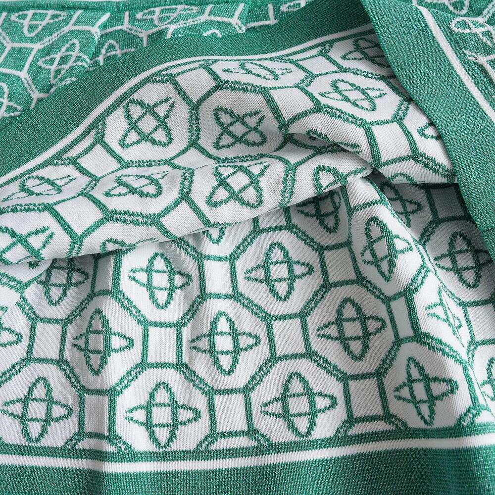 2026 Spring/Summer New Pearl Button Fake V-neck Flip Collar Shirt Woven Retro Shiny Silk Green Medium Long Dress