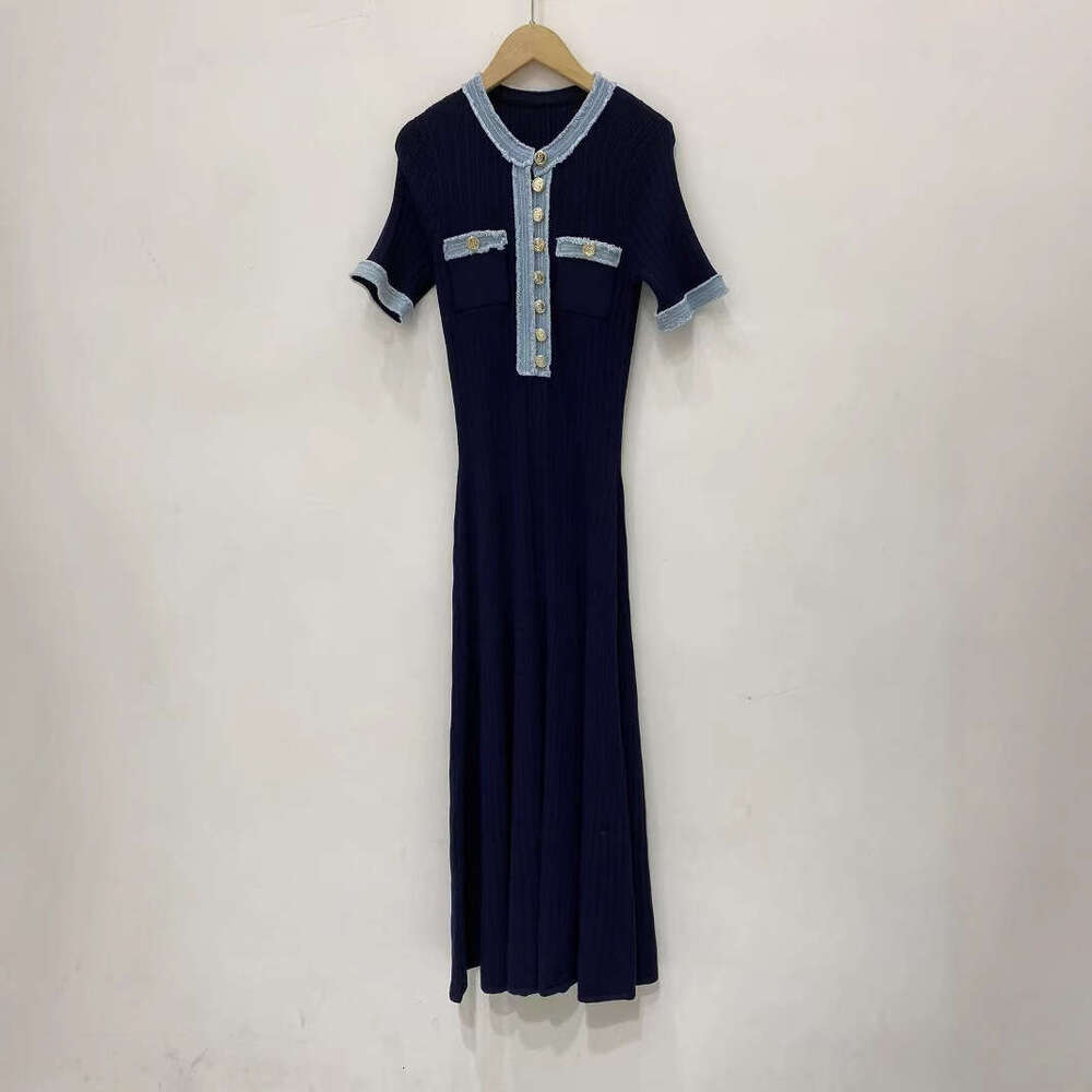 2026 Spring/Summer New French Elegant Designer Slimming Color Block Round Neck Long Knitted Dress for Women