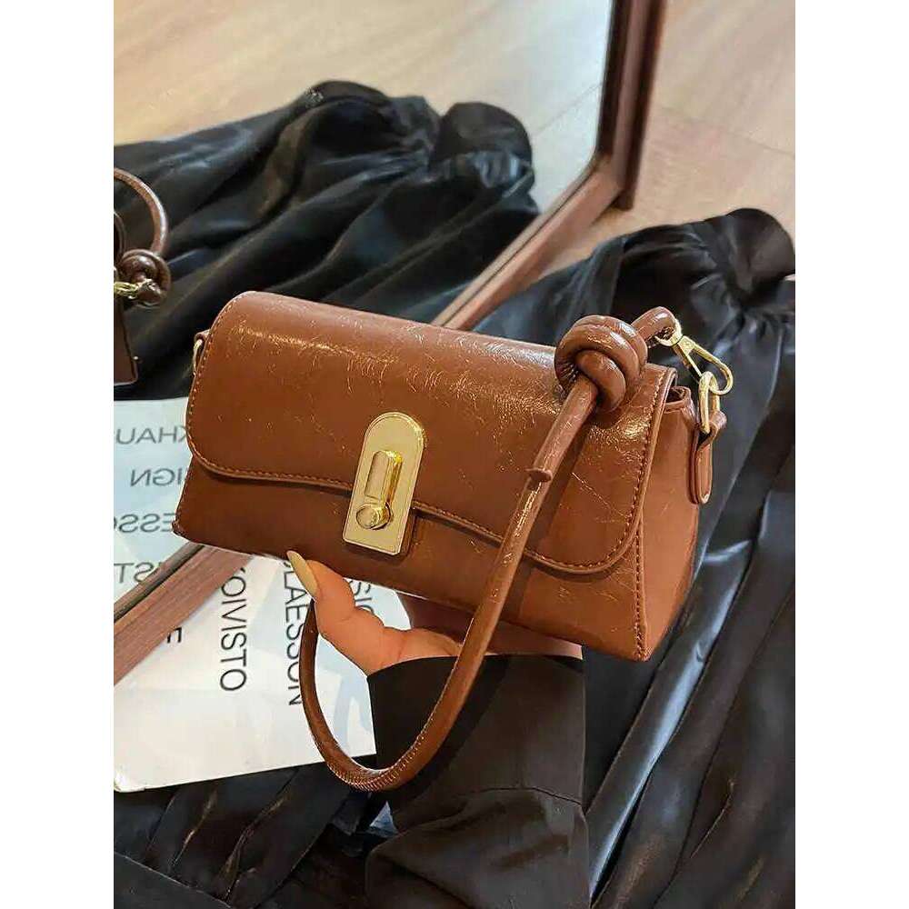 Retro Wine Red Small Square Bag Women's Autumn Winter Versatile 2025 New Single Shoulder Bags Fashion Solid Color Crossbody Pack XJ260125
