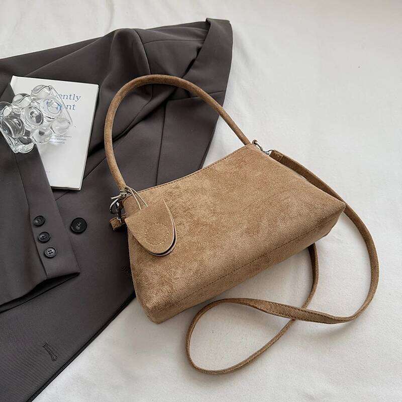 Large Capacity Matte Retro Shoulder for Women Niche Single Underarm Bucket Bags New Autumn and Winter Casual Crossbody Bag XJ260125