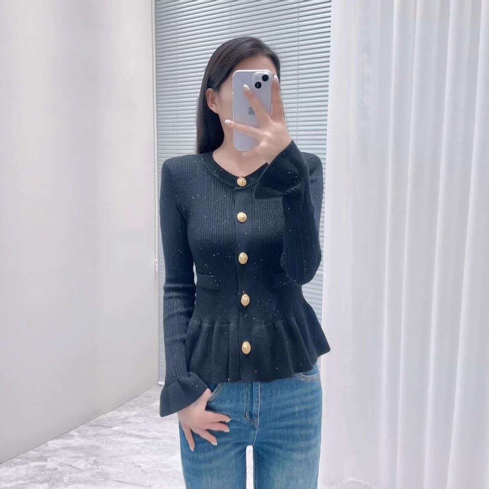 2026 autumn new French designer niche style elegant pleated slim knit cardigan jacket