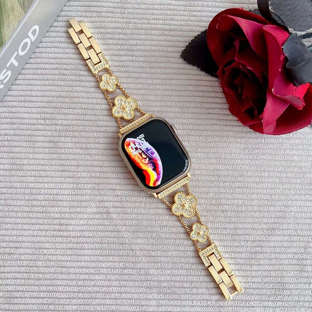 Four-Leaf Clover Diamond-Encrusted Apple Watch Band for Series 10/9/8/7 Alloy Metal Bracelet Women's Fashion Dressy Replacement Strap Fashion