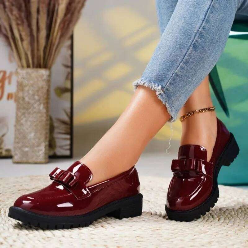 Luxury European and American Leather Autumn New Outdoor Leisure Fashion Lacquer Retro Versatile Women's Shoes Loafers