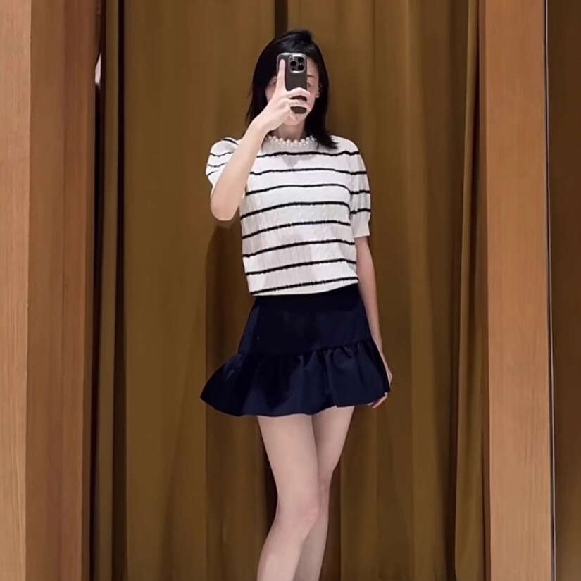 French elegance 2026 autumn new classic round neck pearl trimmed pullover sweater knitted striped short sweater for women