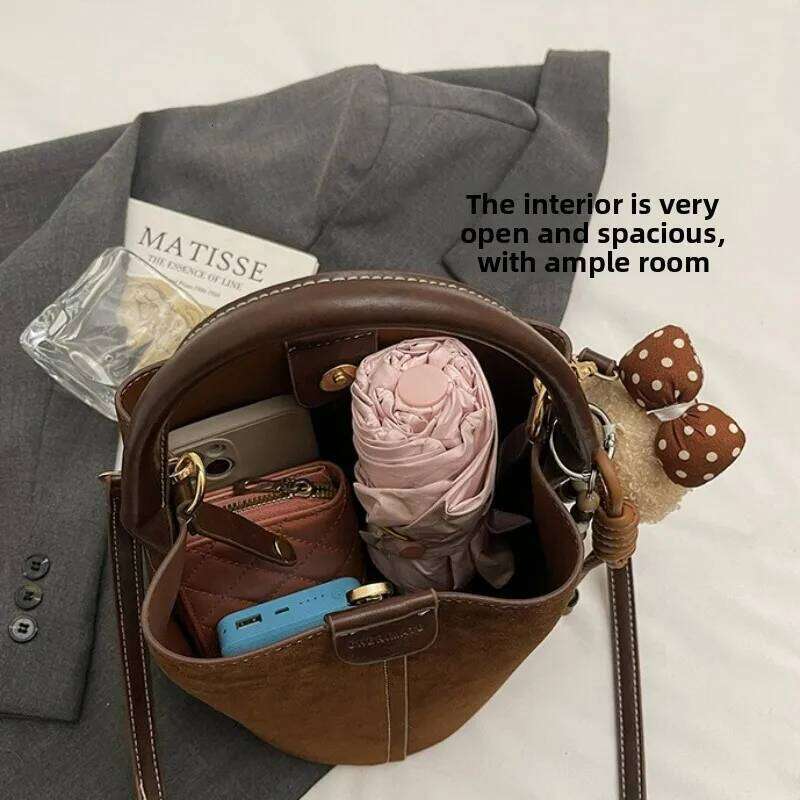 New Korean Style Simple Crossbody Women Retro Matte Shoulder Comfortable and Versatile Texture Casual Handle Bucket Bag XJ260125