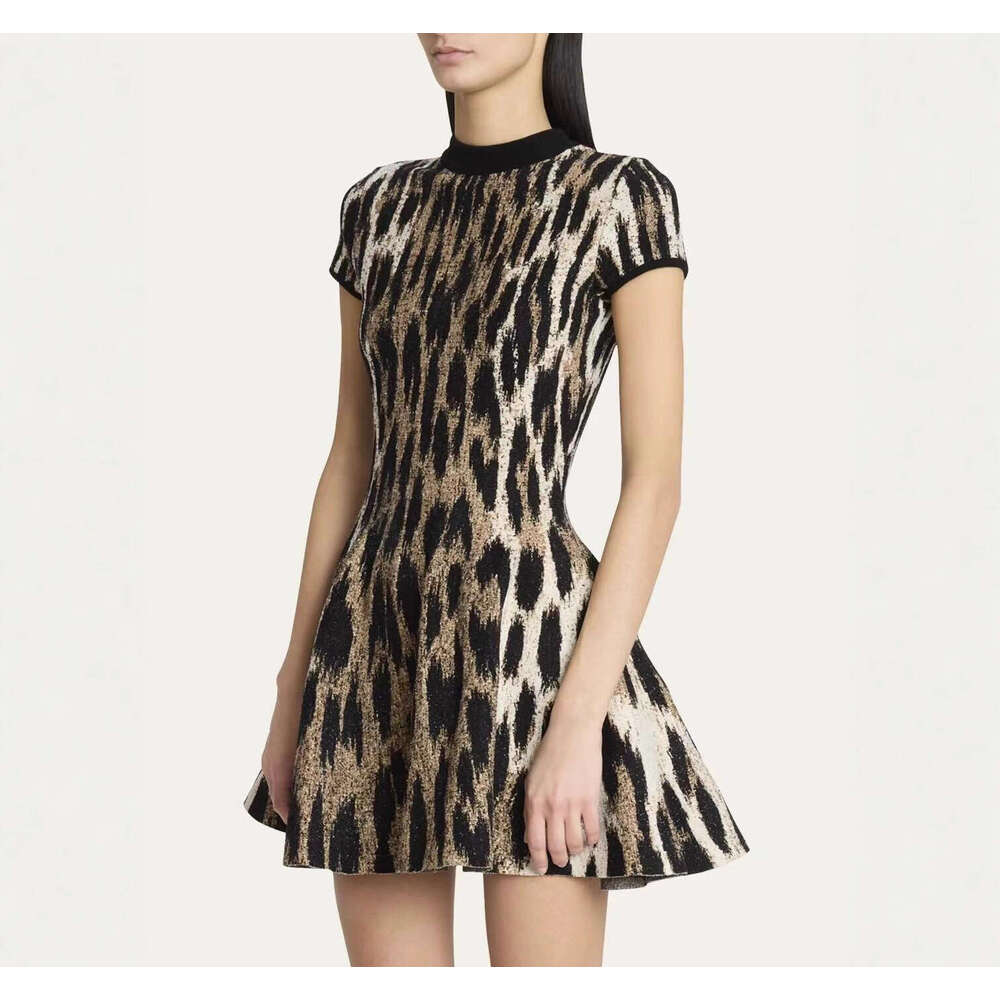 2026 autumn new designer multifunctional leopard print jacquard short sleeved A-line knitted women's dress for children