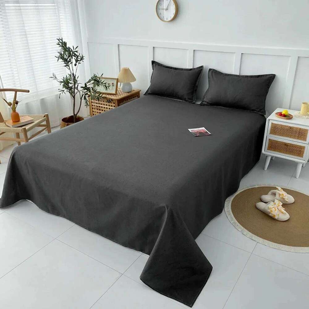 Soft and comfortable 4-piece bedding set, perfect all four seasons. This comforter set is ideal for dormitory rooms, providi Y260124