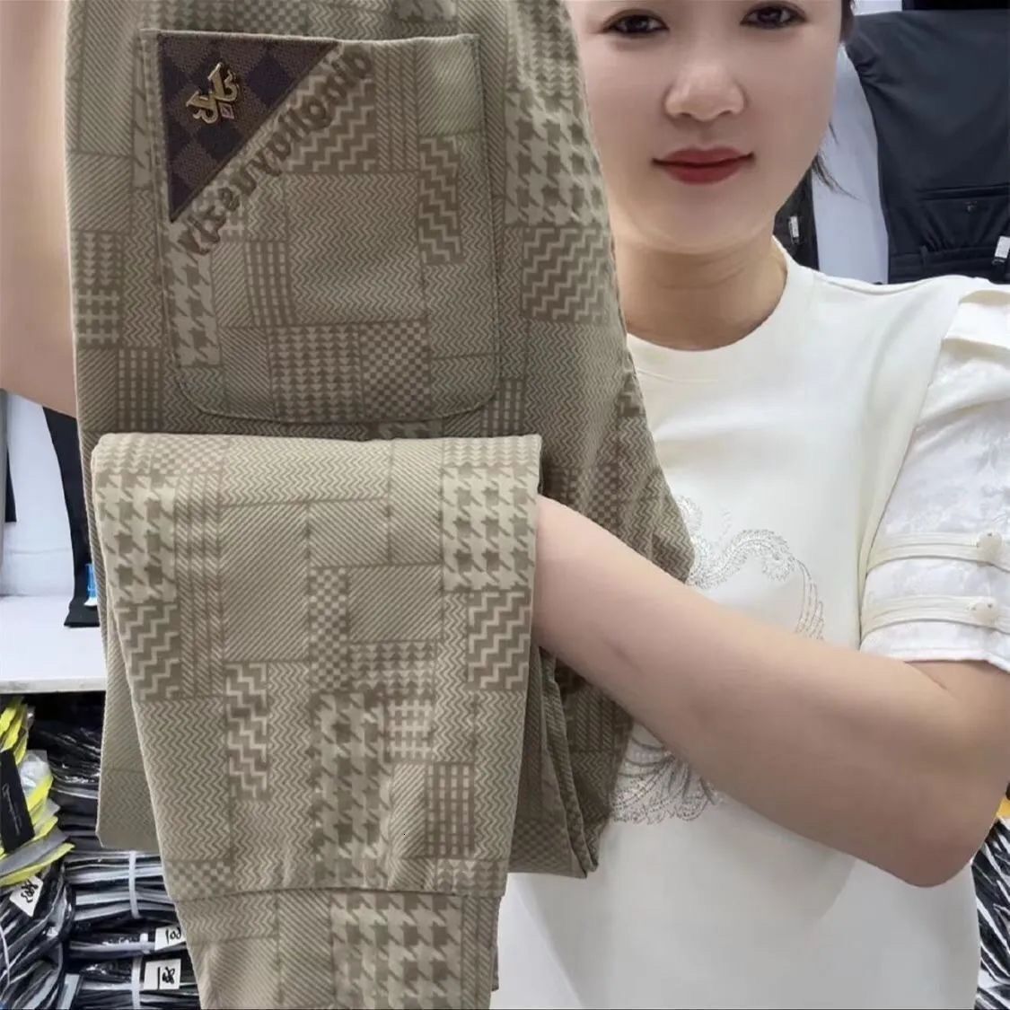 Luxury Brand Designer Clothes Source Manufacturer 2025 High-End Spring Summer New Casual Pants Men's European Version Fashion Trendy Handsome Spo