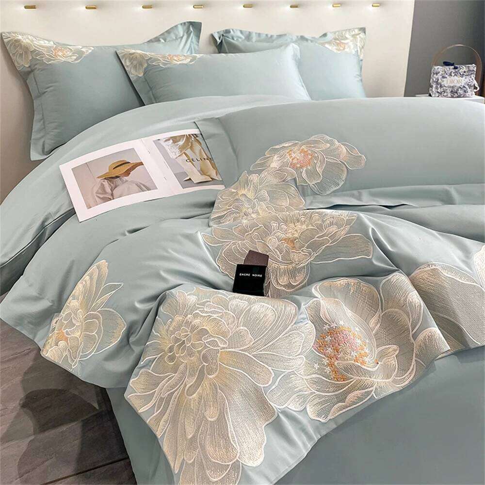 High-End Floral Embroidery Green Red Bedding Set Luxury Egyptian Cotton Solid Duvet Cover Flat or Fitted Bed Sheet Pillowcases Y260124
