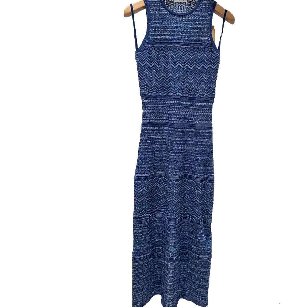 2026 French elegant summer new fashionable temperament wave pattern slim fit round neck long knitted dress