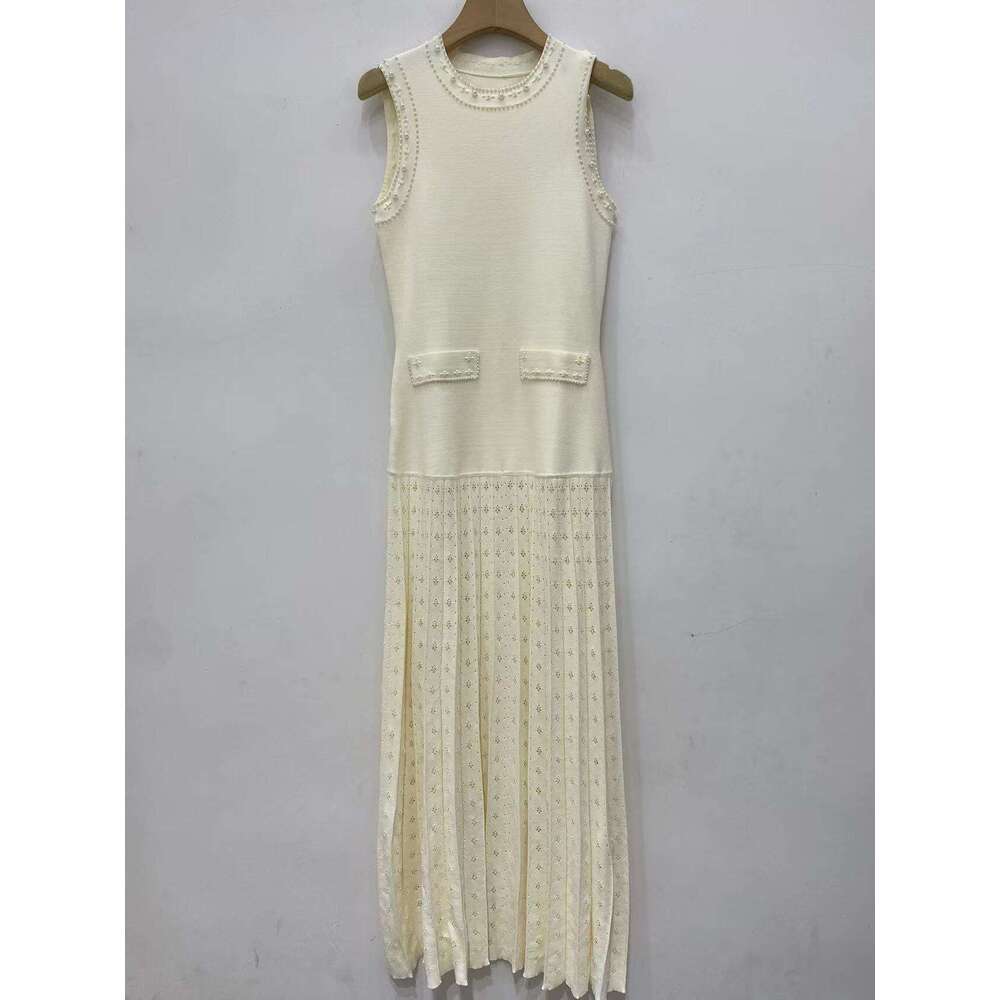 2026 Spring New French style Small Fragrant White Pearl Edge Jacket with Wrinkled Long Knitted Dress for Women