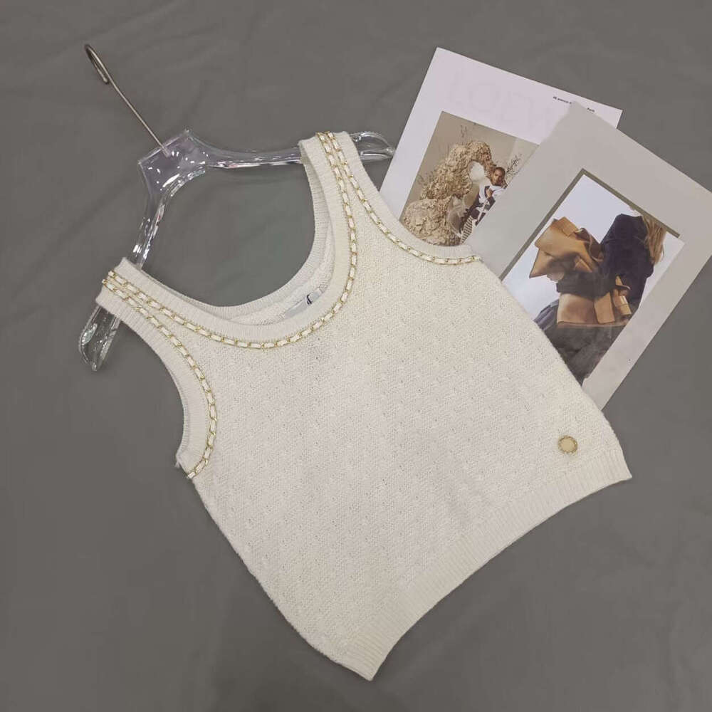 Early autumn new sleeveless knitted vest high-end black and white top celebrity style fashionable women's pullover