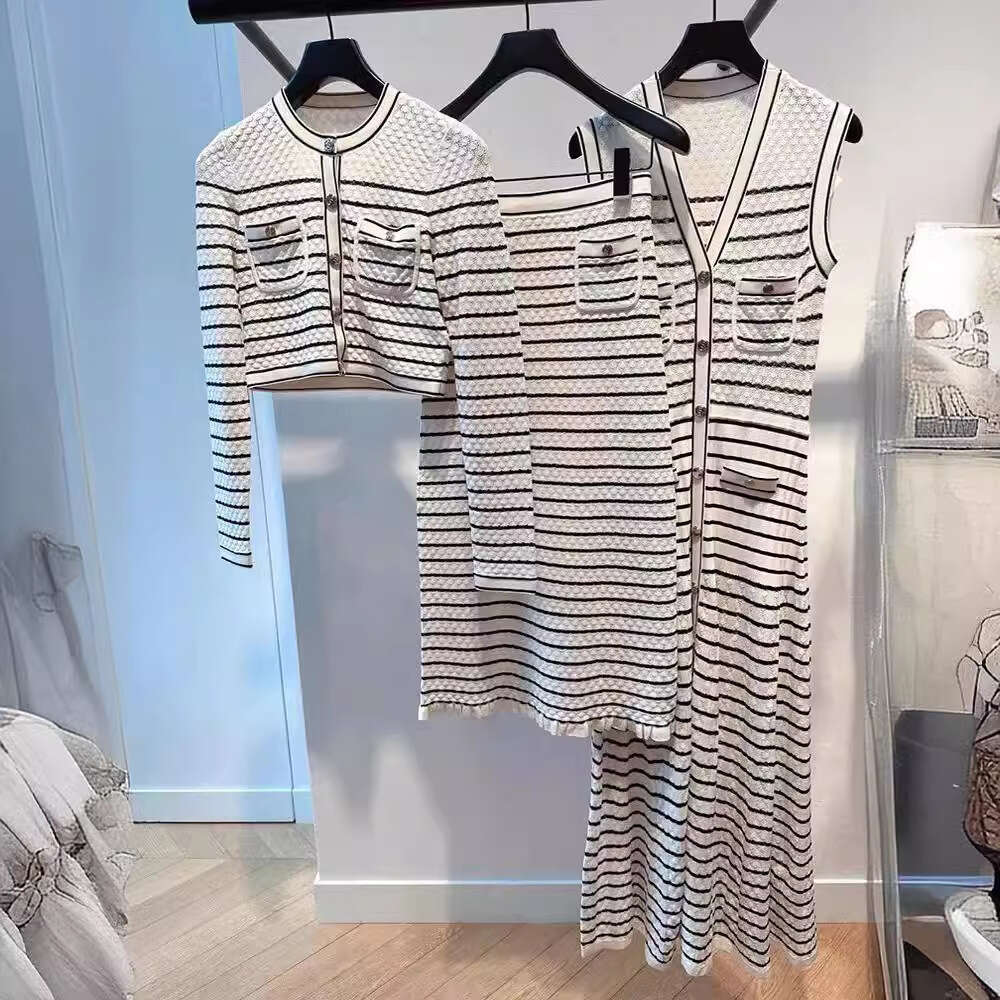 2026 Designer Spring New Striped Single breasted Knitted Women's Top Skirt Dress