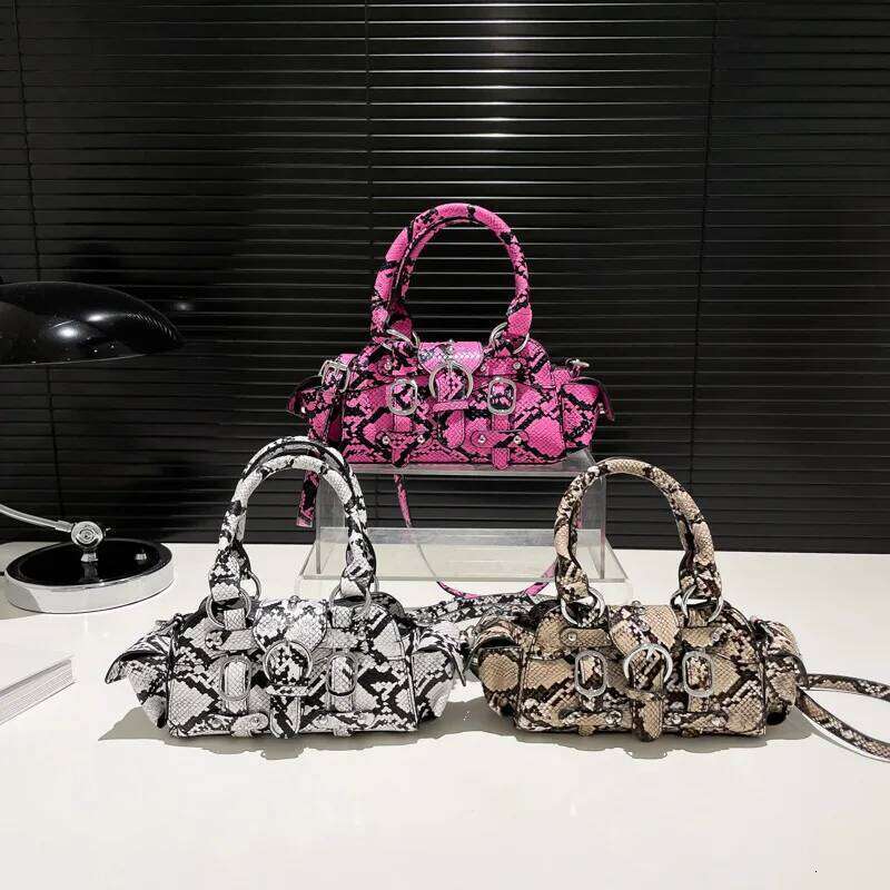 Snake Print Crossbody Versatile PU Single Shoulder Bag for Men Women XJ260125