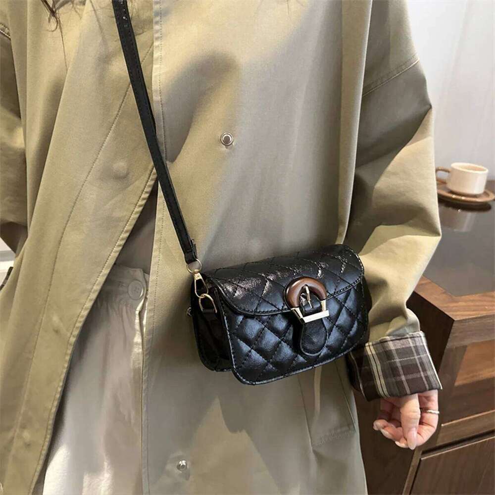 Vintage Shoulder Bag Quilted Diamond Glossy Finish Gold Logo Lightweight Large Capacity PU Magnetic Flap Adjustable Strap XJ260125