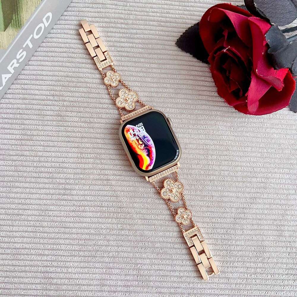 Four-Leaf Clover Diamond-Encrusted Apple Watch Band for Series 10/9/8/7 Alloy Metal Bracelet Women's Fashion Dressy Replacement Strap Fashion
