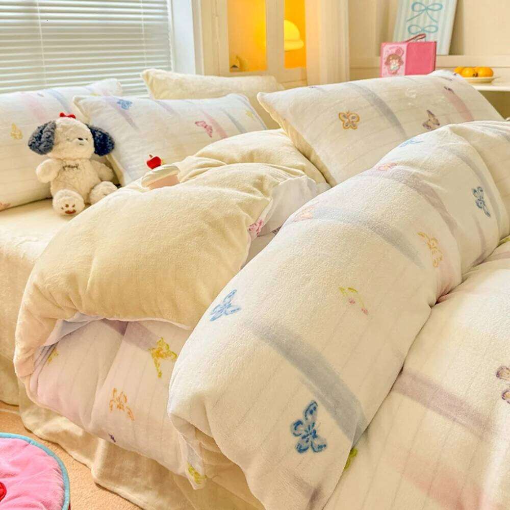 Ins Simple Style Winter Warm Four Piece Milk Velvet Boys Girls Bedding Set Thickened Soft Duvet Cover Pillowcase Bed Linens Y260124
