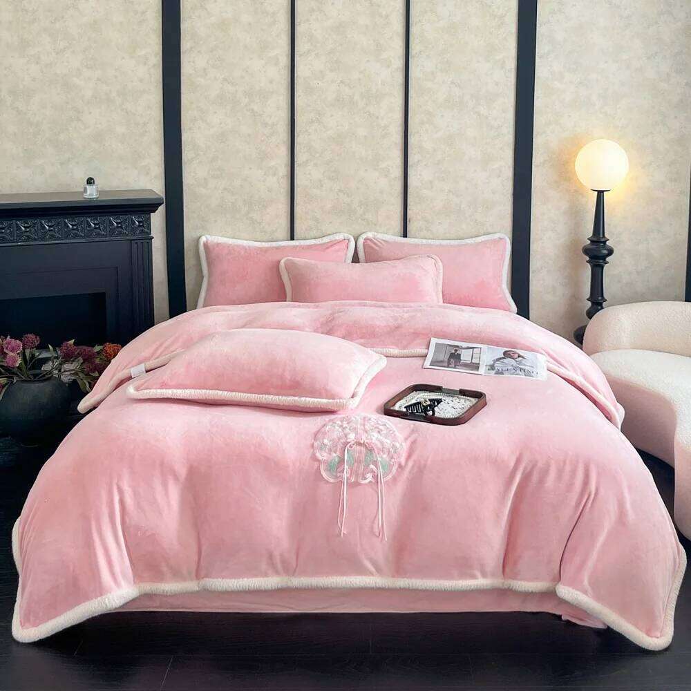 Chinese Embroidery Bedding Thicken Milk Velvet Soft Coral Fleece Winter Warm Four-Piece Set Duvet Cover Pillowcase Bed Sheet Y260124