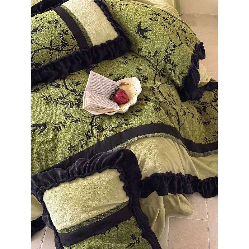 French medieval flower milk four-piece set lotus leaf lace thickened quilt cover coral fleece bed sheet bedding Y260124