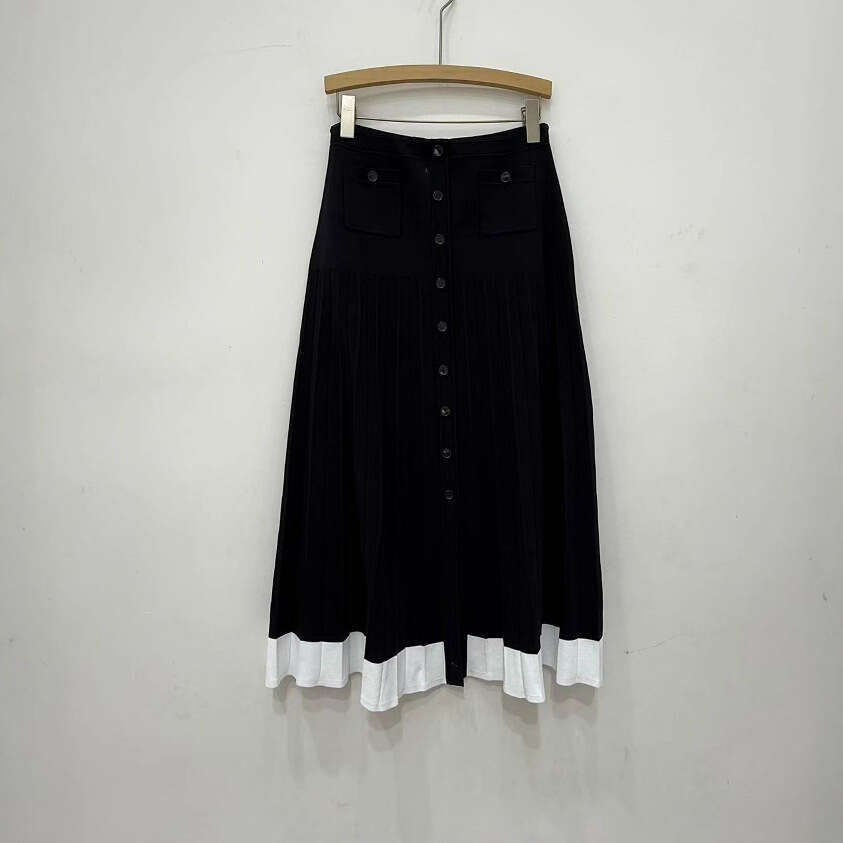 French elegance 2026 summer new simple color block knitted cardigan vest pleated skirt set for women