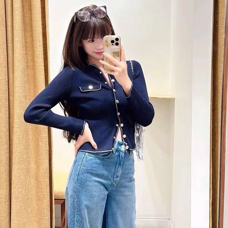 2026 autumn and winter new French elegant designer multifunctional color block metal buckle slim fit knitted cardigan top