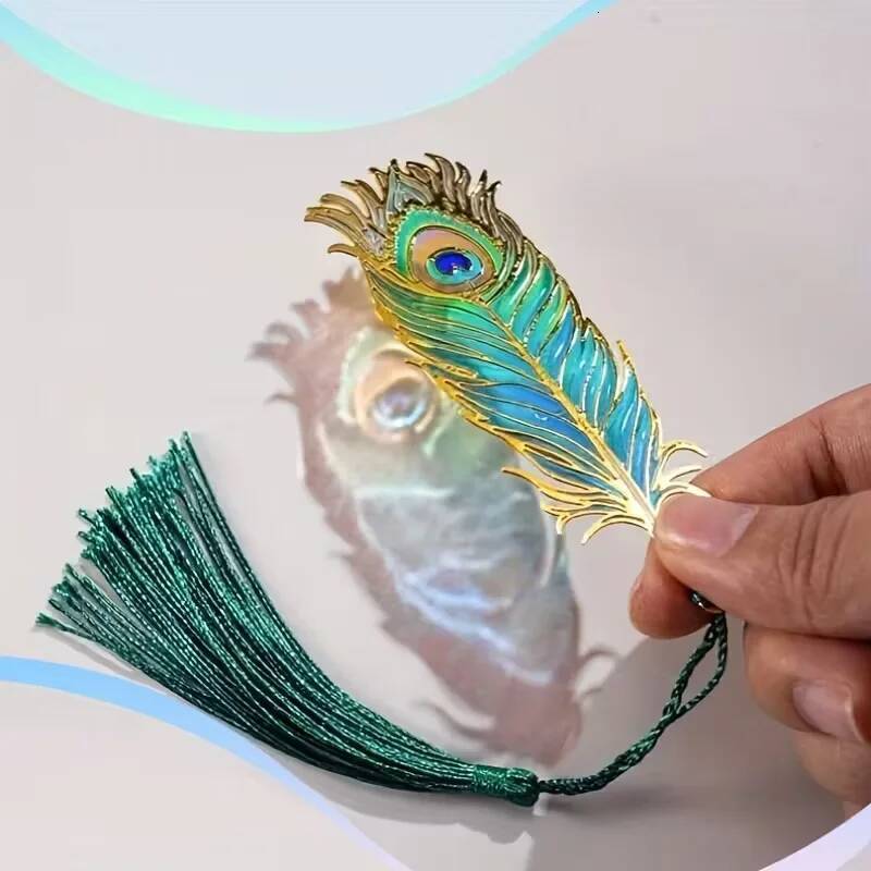 Chinese Style Metal Bookmark with Translucent Peacock Feather & Tassel - Vibrant Colors, Ideal Gift for Teachers/Students ddmythur